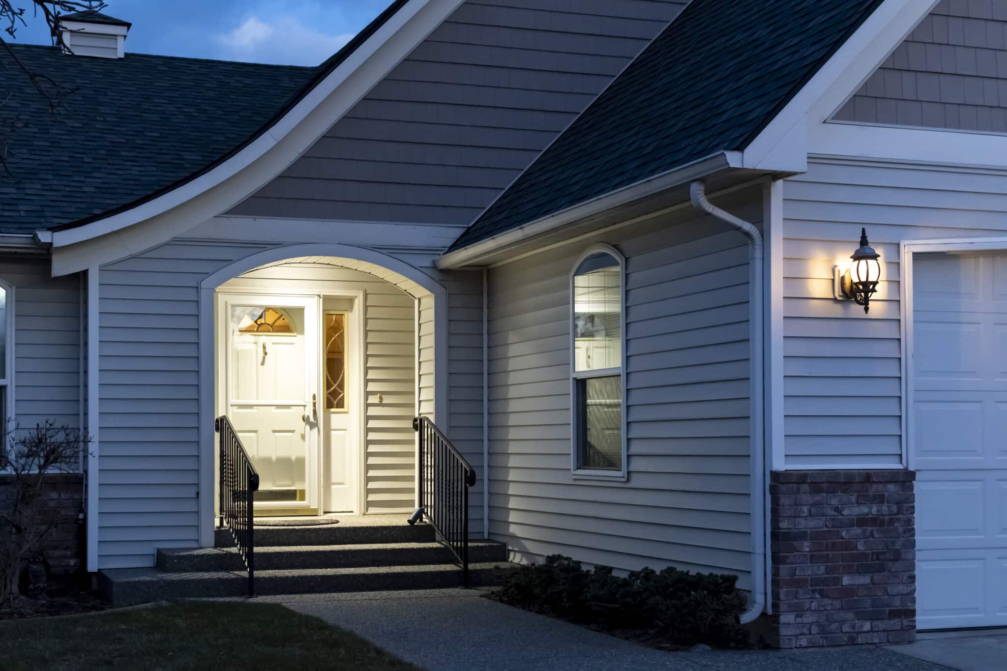 Advanced Security Lighting Options for New Castle Residences.